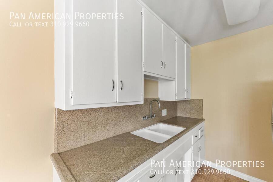 Apartment for rent at 5601 23rd St #4, Long Beach, CA 90815