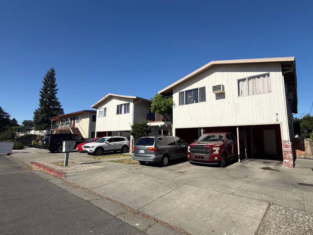 Apartment for rent at 919 Delbert Way, San Jose, CA 95126