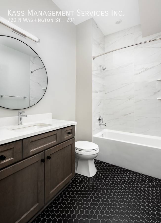 Apartment for rent at 720 N Washington St #204, Naperville, IL 60563