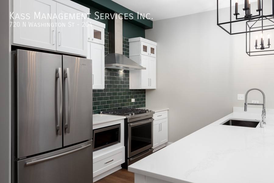 Apartment for rent at 720 N Washington St #204, Naperville, IL 60563