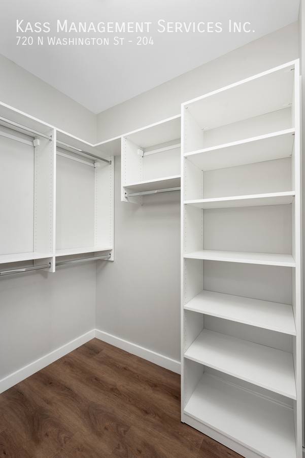 Apartment for rent at 720 N Washington St #204, Naperville, IL 60563