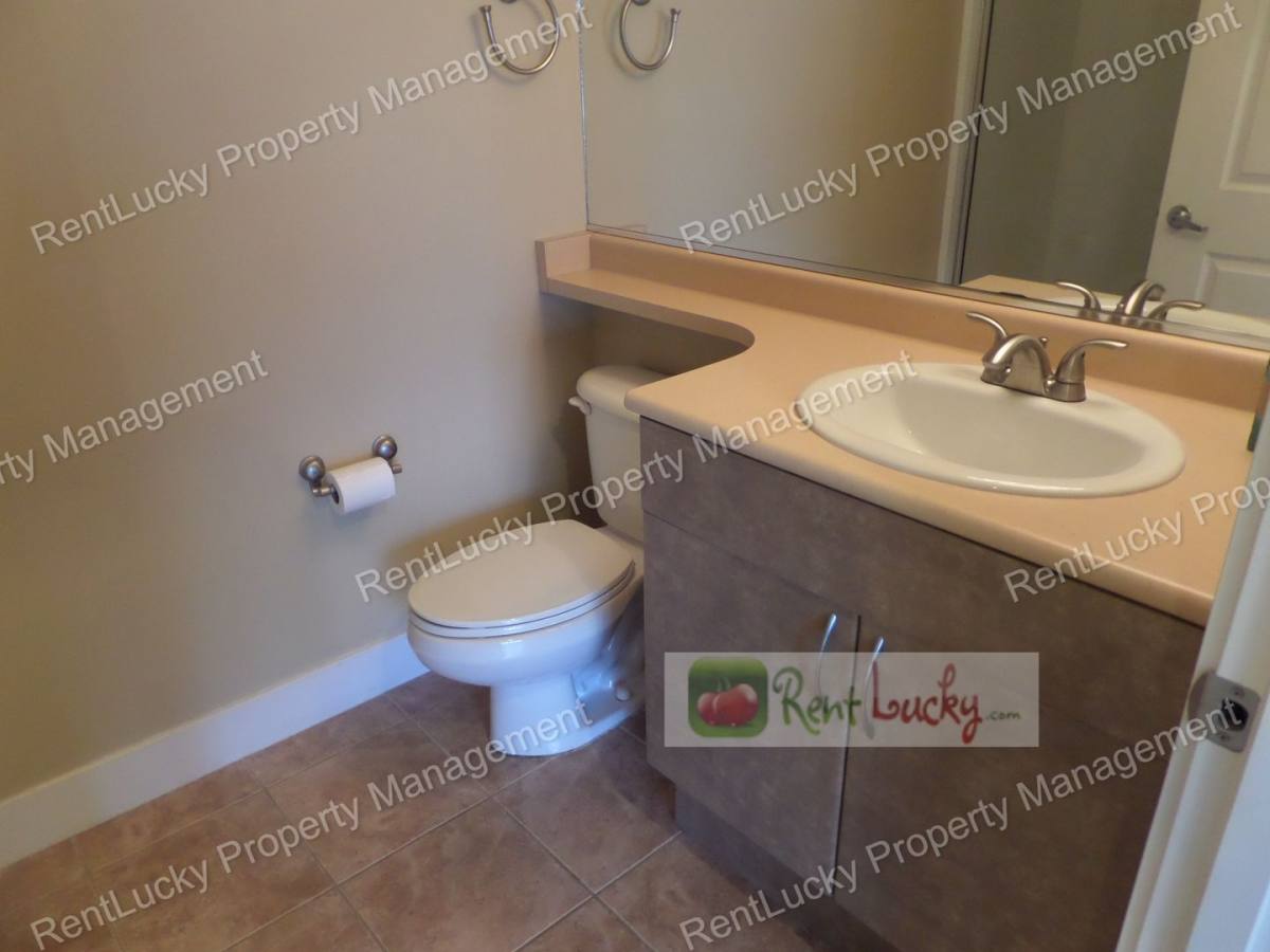 Condo for rent at 4031 Aurora Ave N #301, Seattle, WA 98103