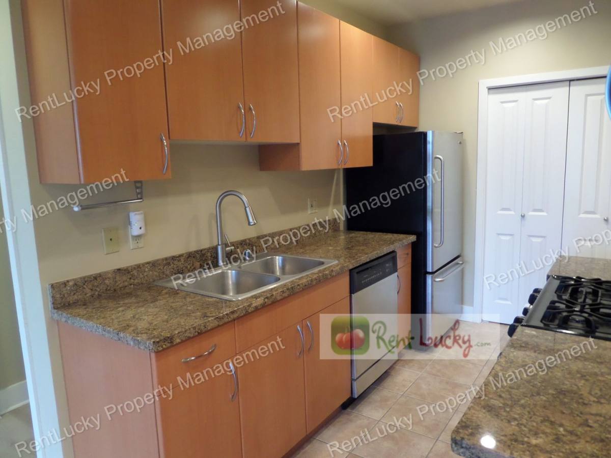 Condo for rent at 4031 Aurora Ave N #301, Seattle, WA 98103