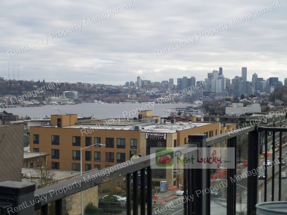 Condo for rent at 4031 Aurora Ave N #301, Seattle, WA 98103