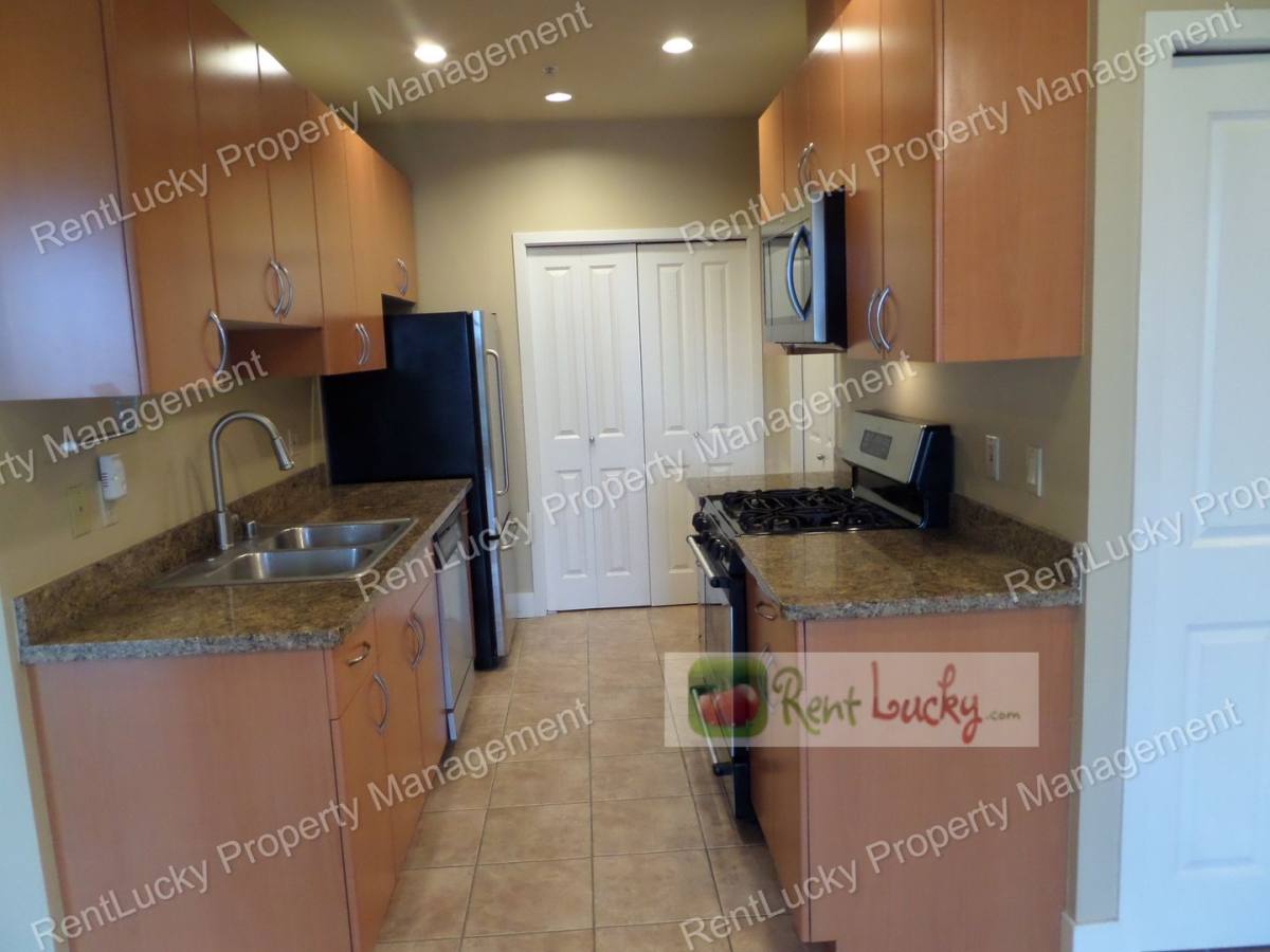 Condo for rent at 4031 Aurora Ave N #301, Seattle, WA 98103
