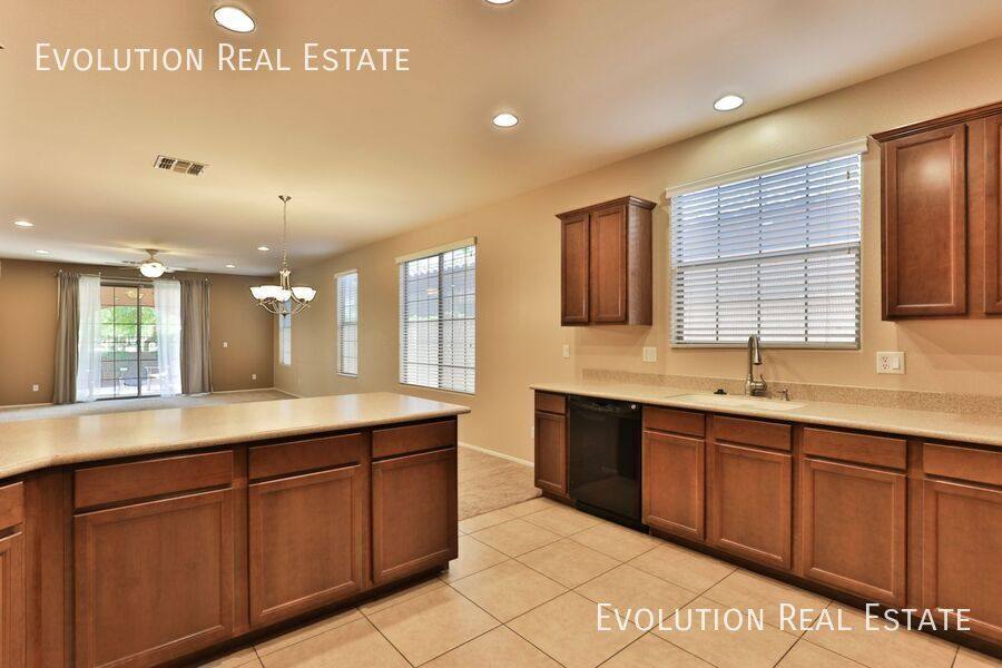 House for rent at 3067 E Palmdale Lane, Gilbert, AZ 85298