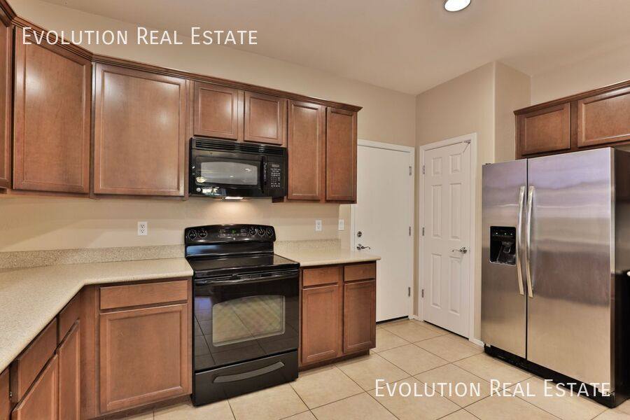 House for rent at 3067 E Palmdale Lane, Gilbert, AZ 85298