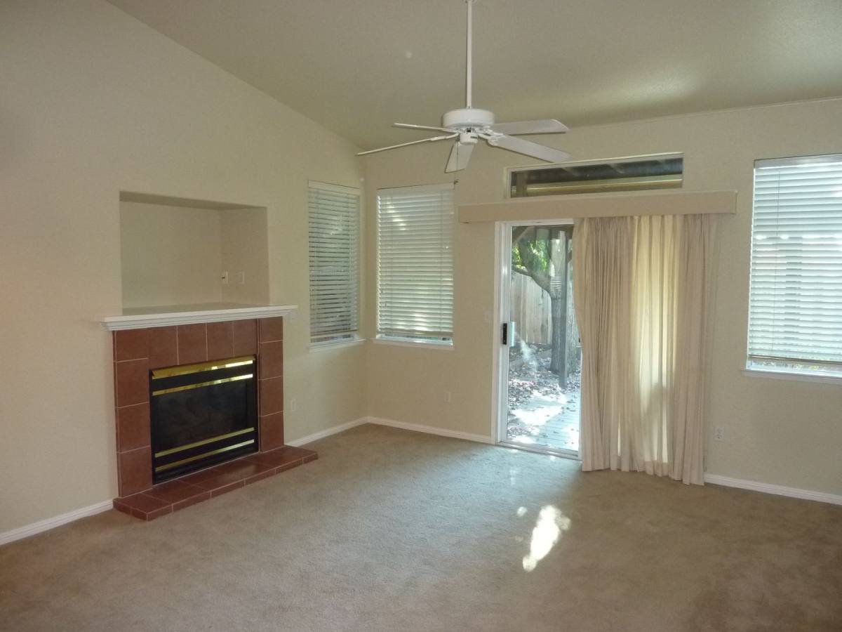 House for rent at 140 Oxburough Dr, Folsom, CA 95630