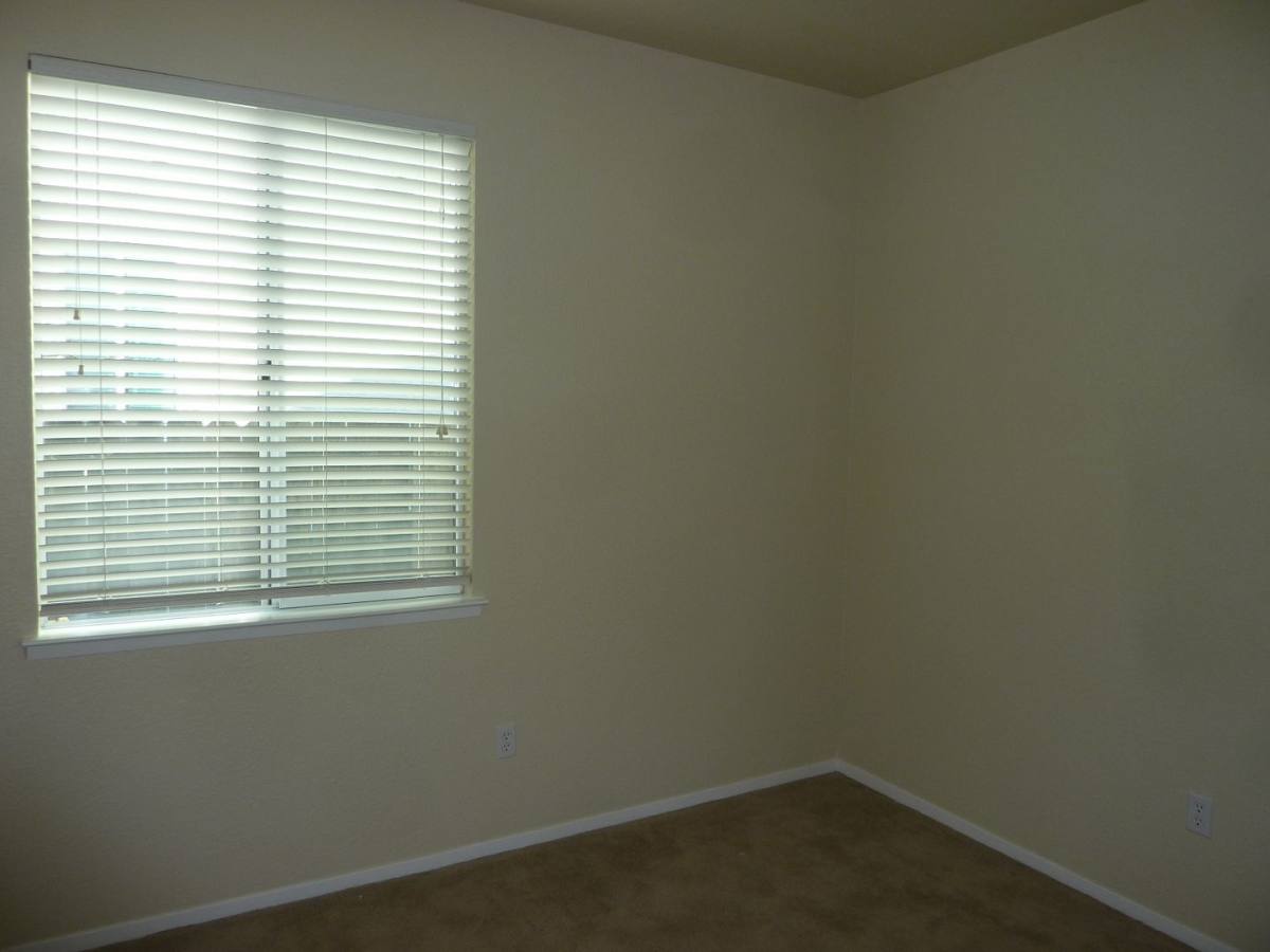 House for rent at 140 Oxburough Dr, Folsom, CA 95630