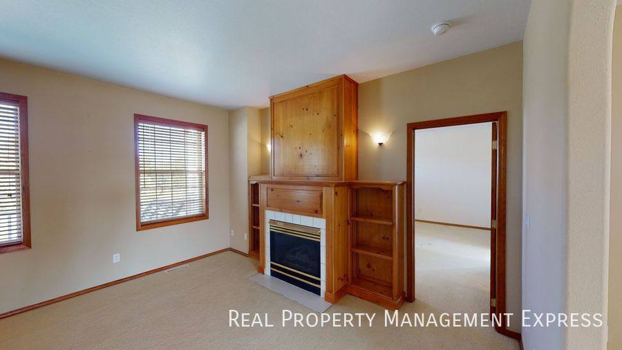House for rent at 305 Pine Lake Dr, Sioux Falls, SD 57110