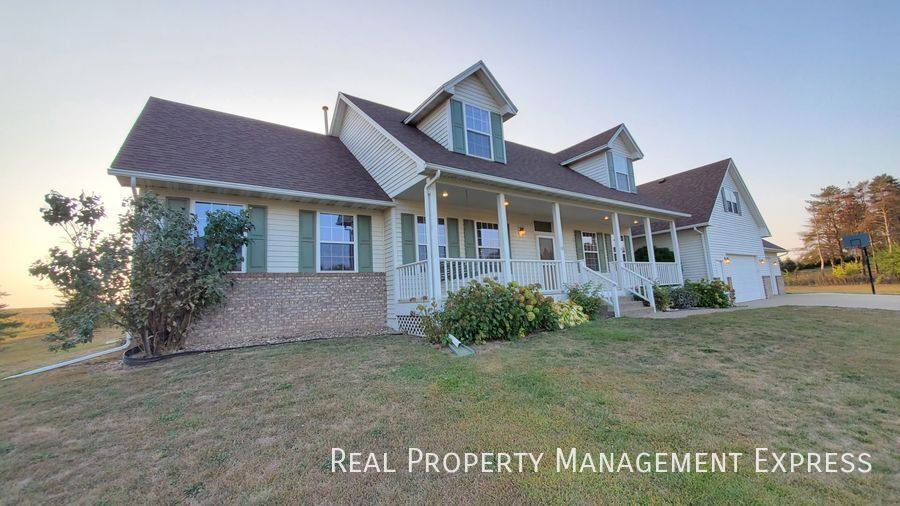 House for rent at 305 Pine Lake Dr, Sioux Falls, SD 57110