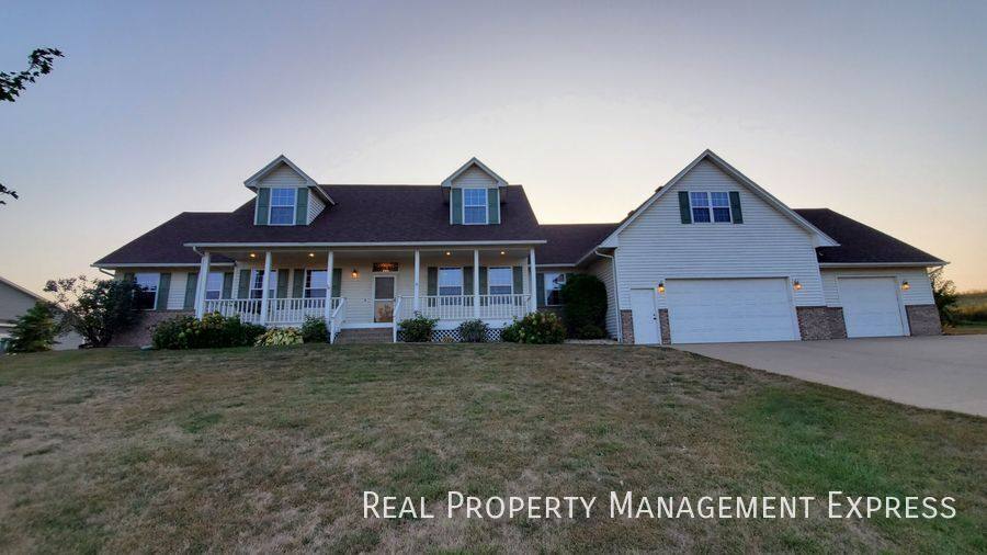 House for rent at 305 Pine Lake Dr, Sioux Falls, SD 57110