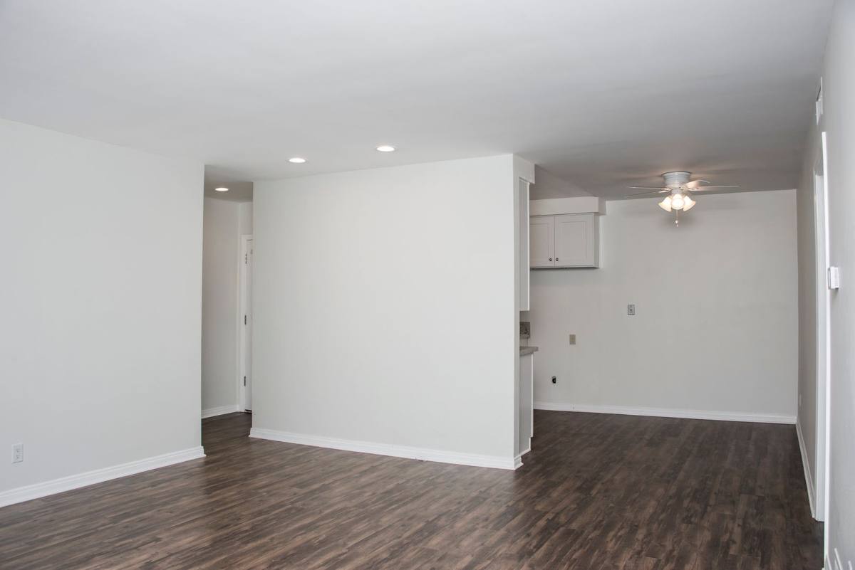 Apartment for rent at 942 N Louise St, Glendale, CA 91207