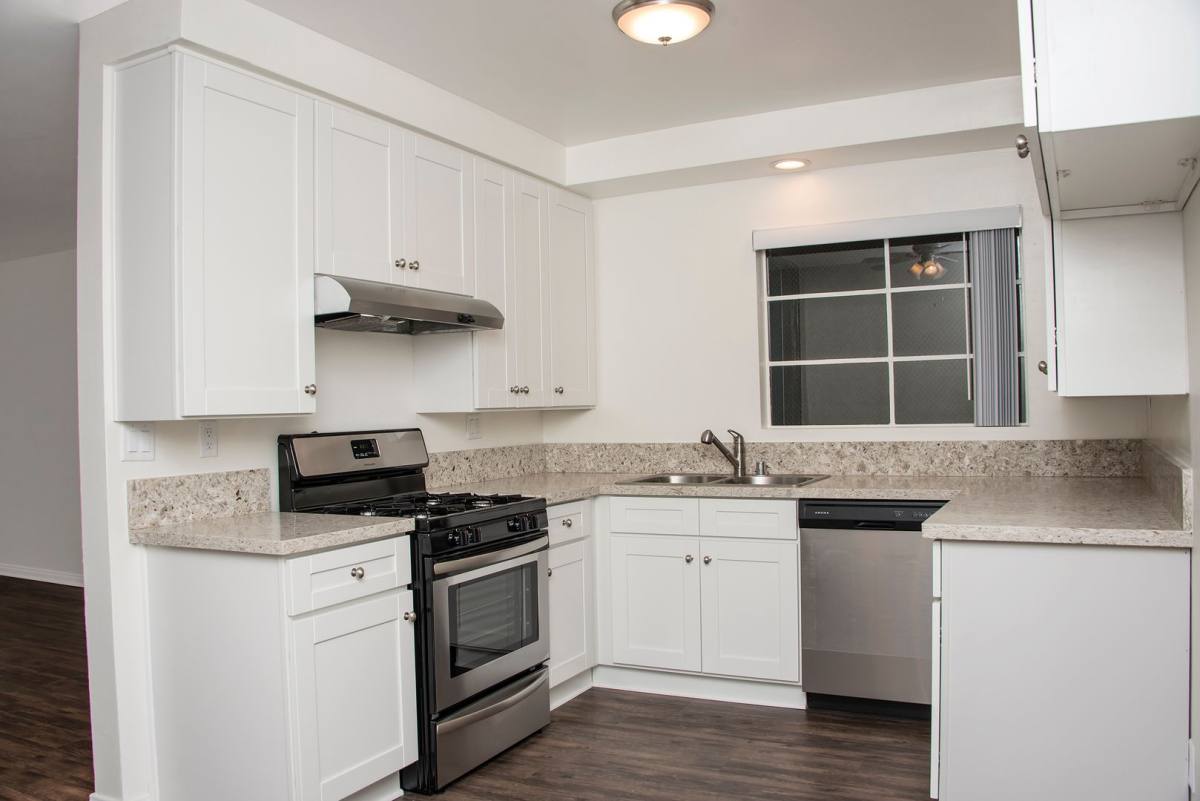 Apartment for rent at 942 N Louise St, Glendale, CA 91207