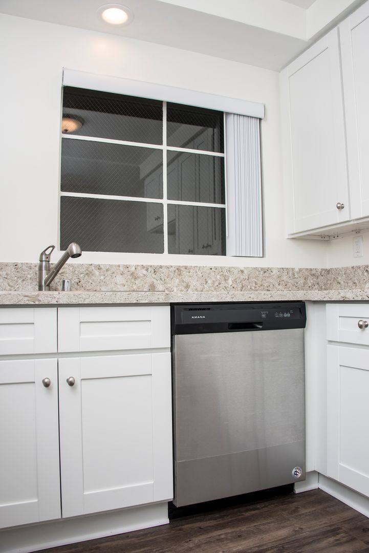 Apartment for rent at 942 N Louise St, Glendale, CA 91207