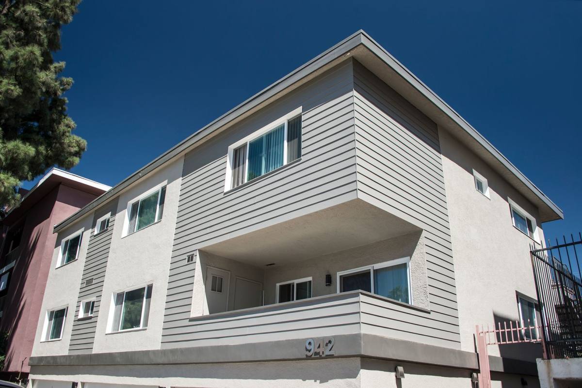 Apartment for rent at 942 N Louise St, Glendale, CA 91207