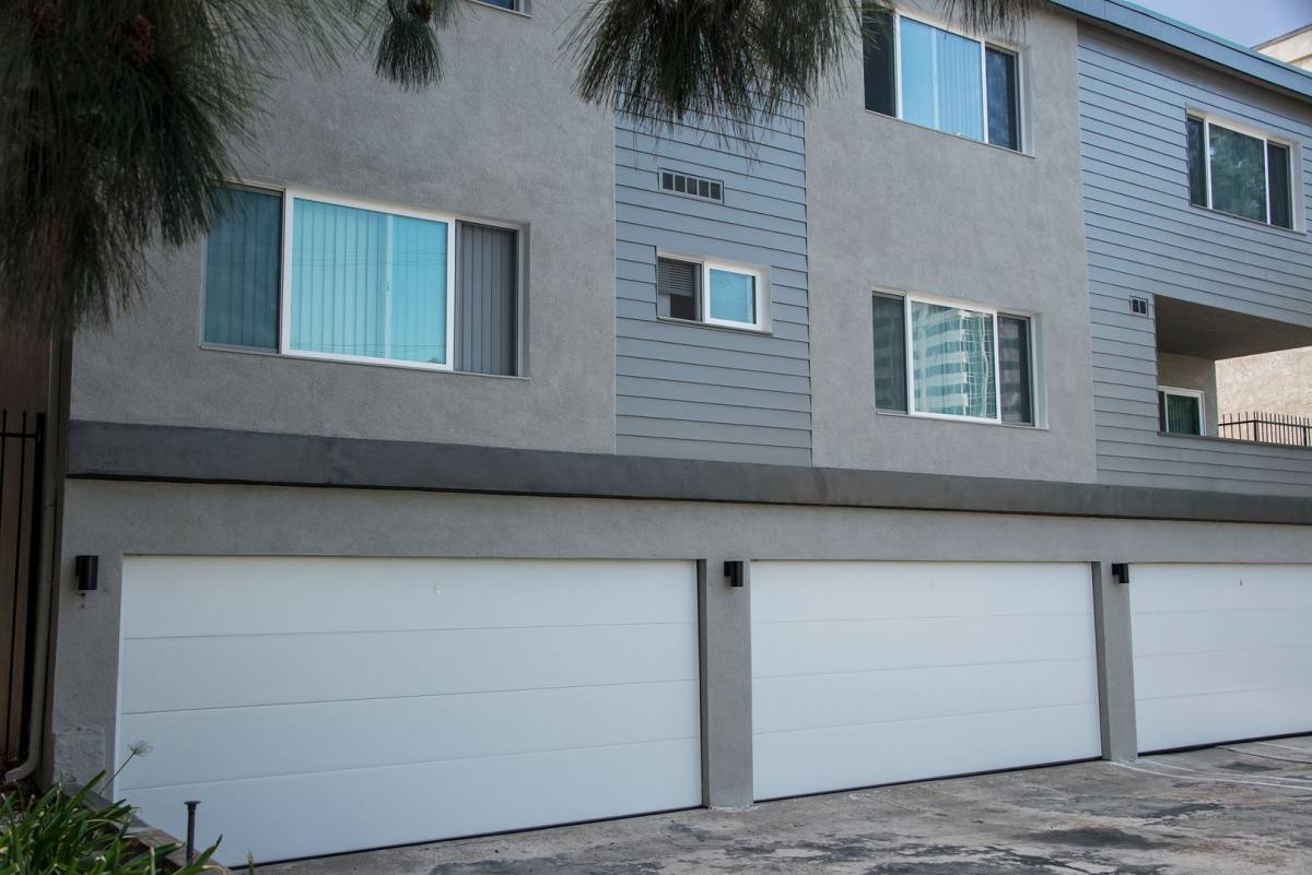 Apartment for rent at 942 N Louise St, Glendale, CA 91207