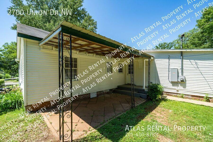 House for rent at 2700 Union Dr NW, Huntsville, AL 35816