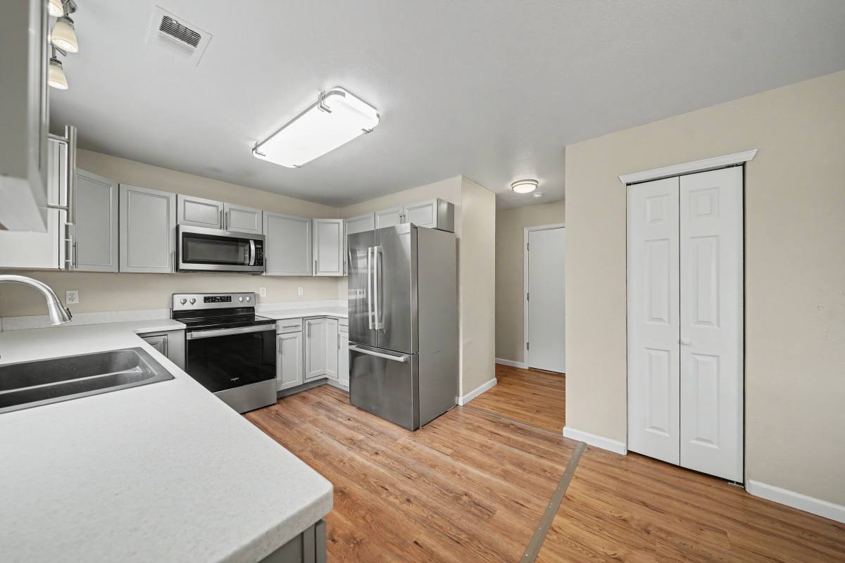 House for rent at 21637 E Crestline Dr, Aurora, CO 80015