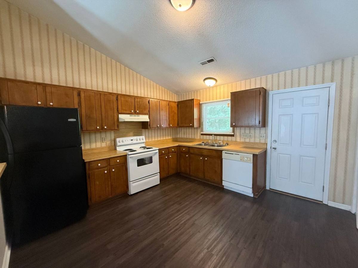 House for rent at 120 Corey Circle, Jacksonville, NC 28546