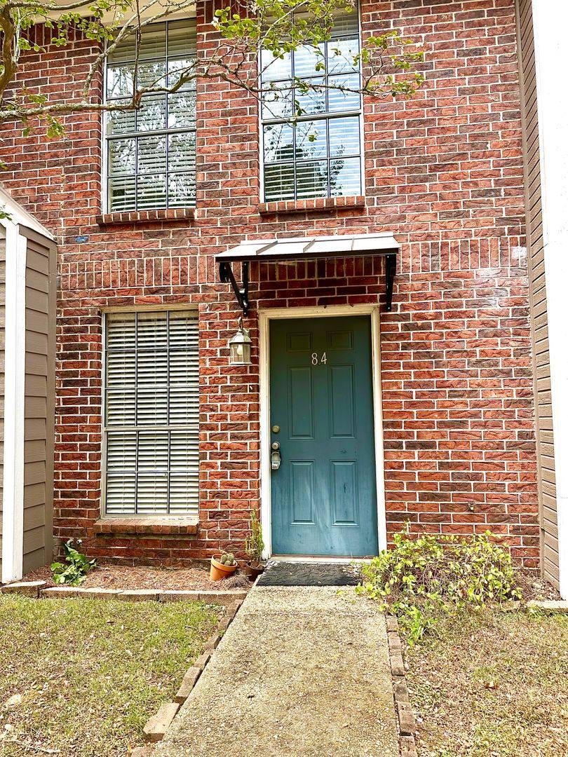 Townhouse for rent at 84 Higgins Court, Baton Rouge, LA 70808