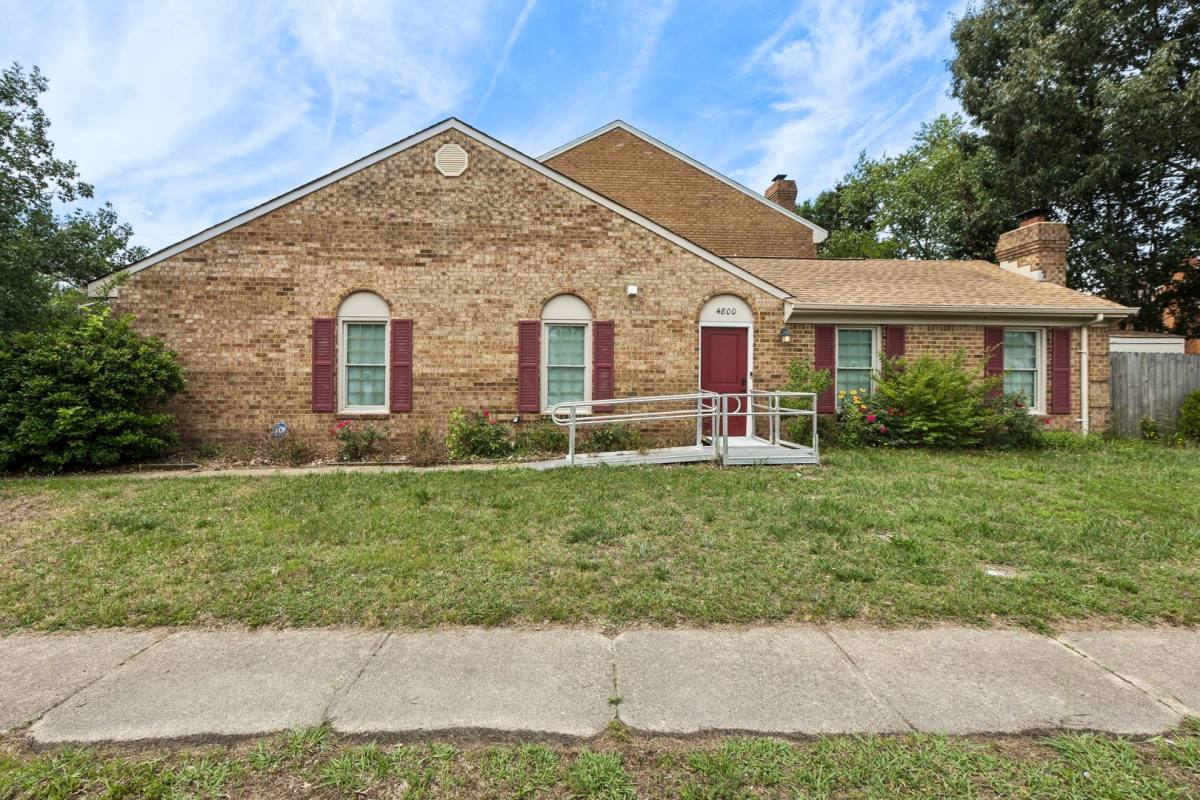 House for rent at 4800 Deming Court, Virginia Beach, VA 23462