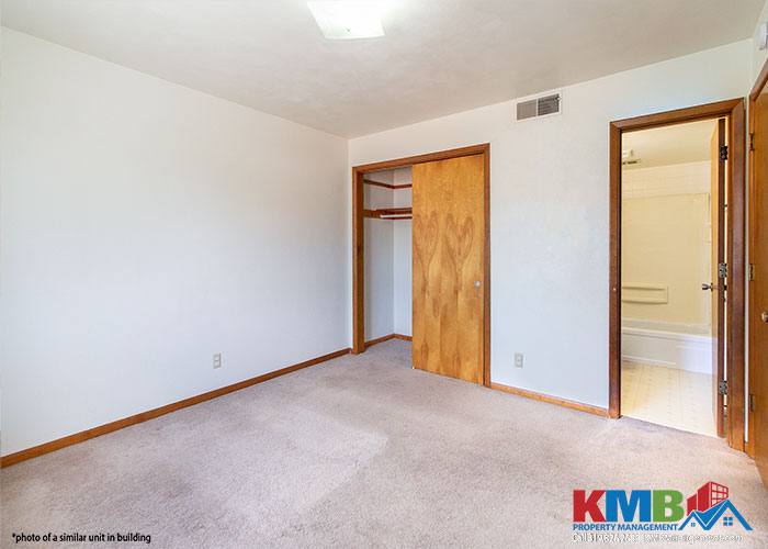 Apartment for rent at 1050 Twixt Town Rd NE #10, Cedar Rapids, IA 52402