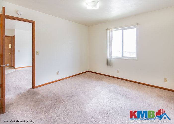 Apartment for rent at 1050 Twixt Town Rd NE #10, Cedar Rapids, IA 52402