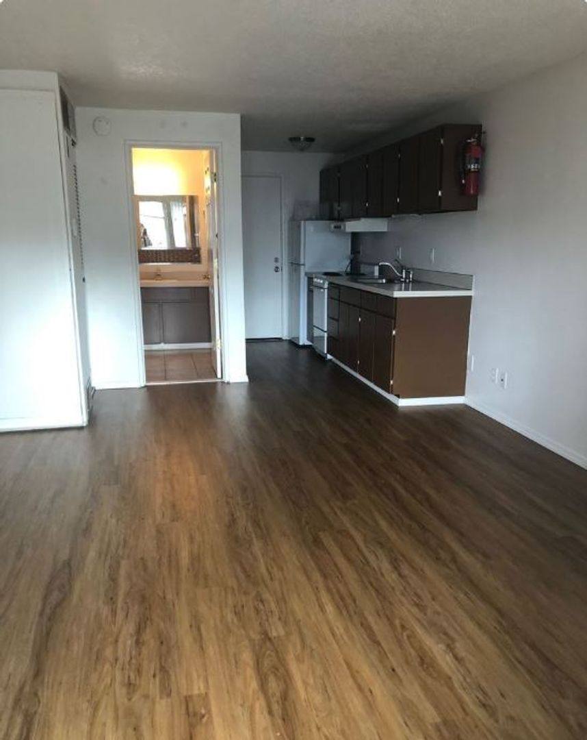 Apartment for rent at 1245 W 7th Alley, Eugene, OR 97402