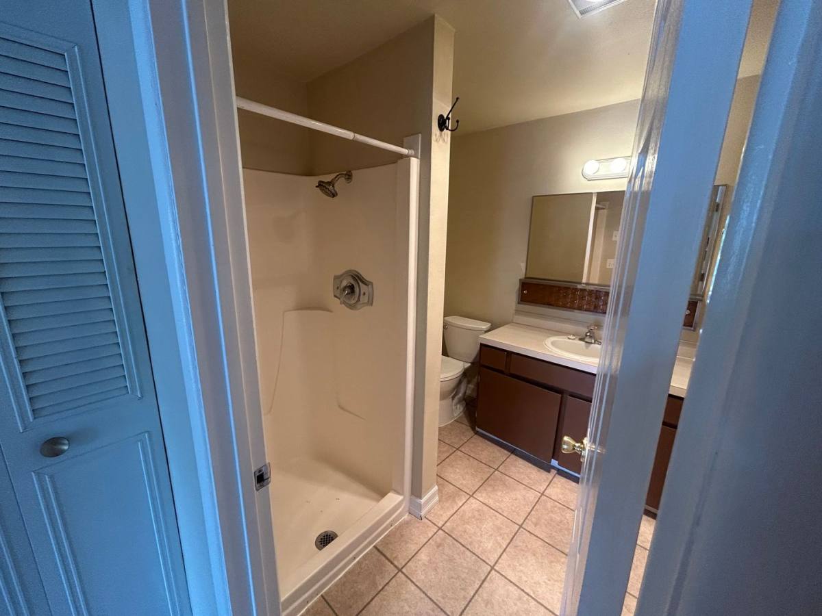 Apartment for rent at 1245 W 7th Alley, Eugene, OR 97402