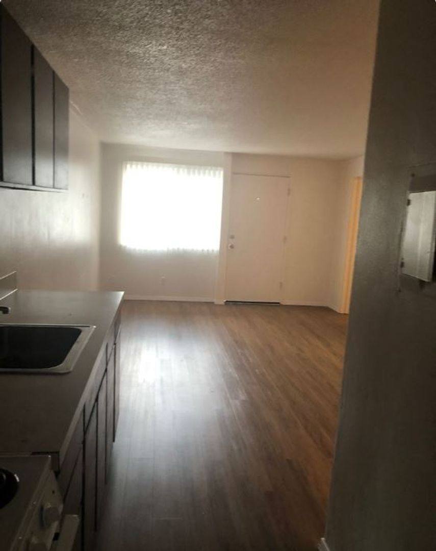 Apartment for rent at 1245 W 7th Alley, Eugene, OR 97402