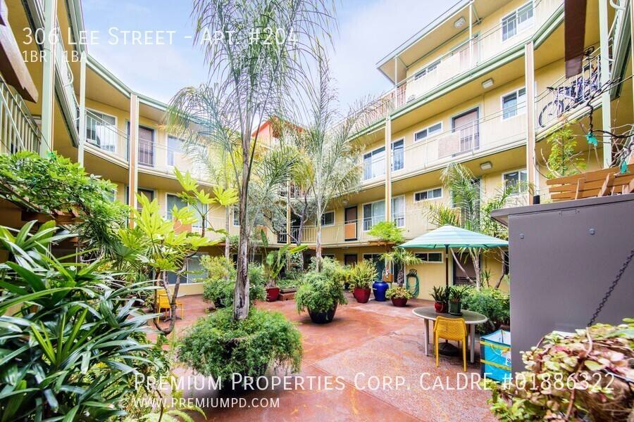 Apartment for rent at 306 Lee St, Oakland, CA 94610