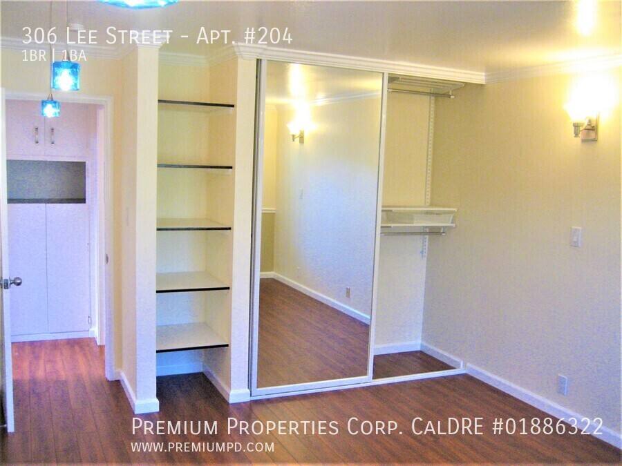 Apartment for rent at 306 Lee St, Oakland, CA 94610