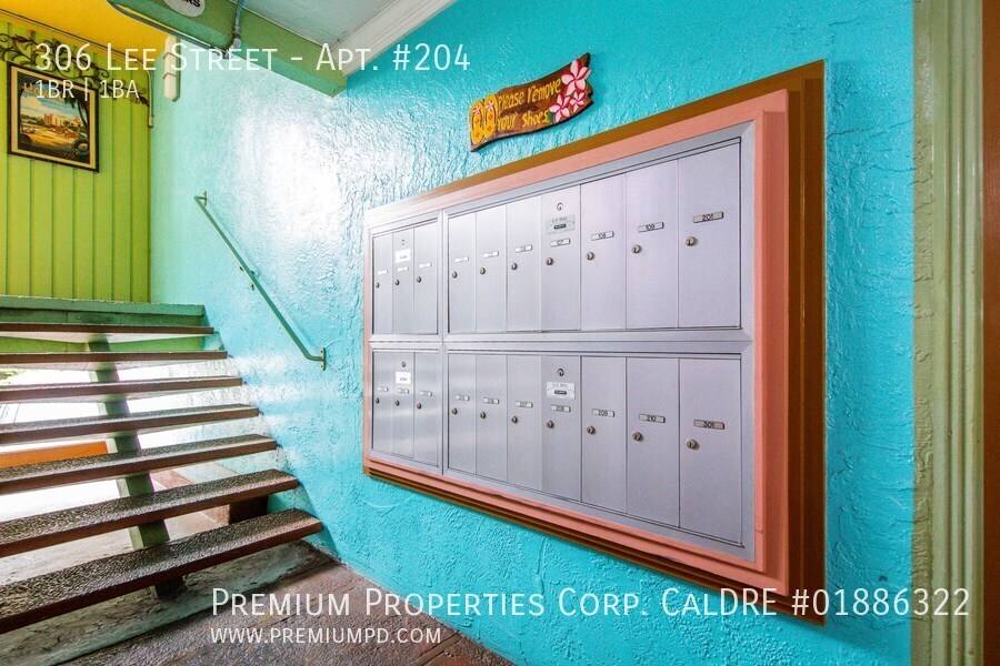 Apartment for rent at 306 Lee St, Oakland, CA 94610