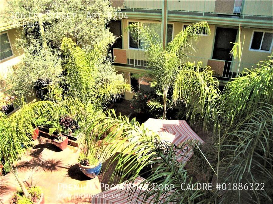 Apartment for rent at 306 Lee St, Oakland, CA 94610
