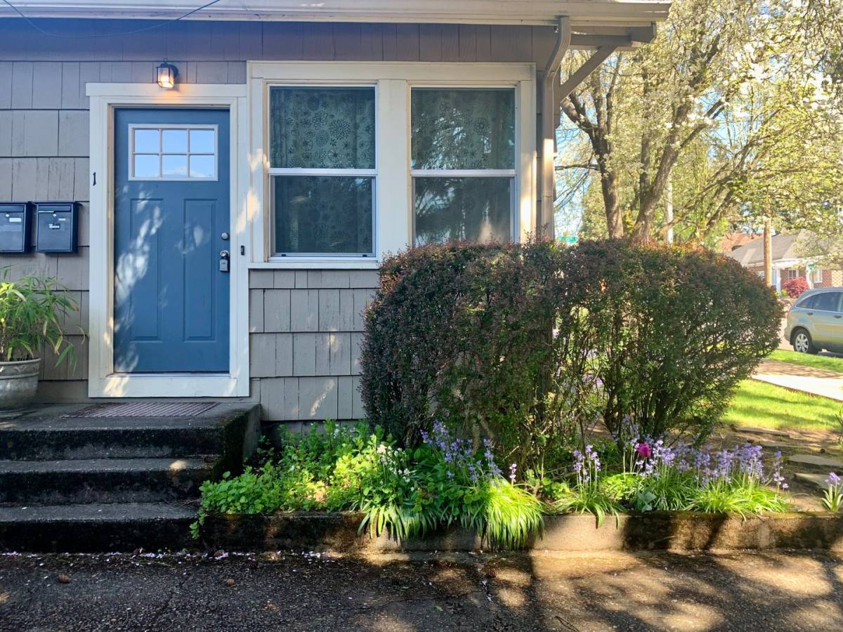Apartment for rent at 1510-1514 F St, Vancouver, WA 98663