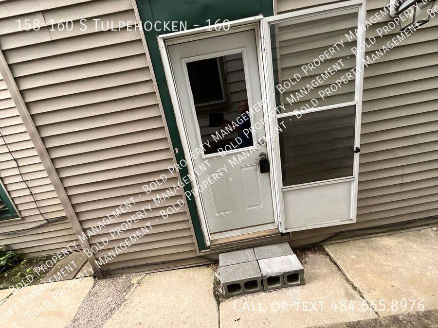 Apartment for rent at 158-160 S Tulpehocken #160, Pine Grove, PA 17963