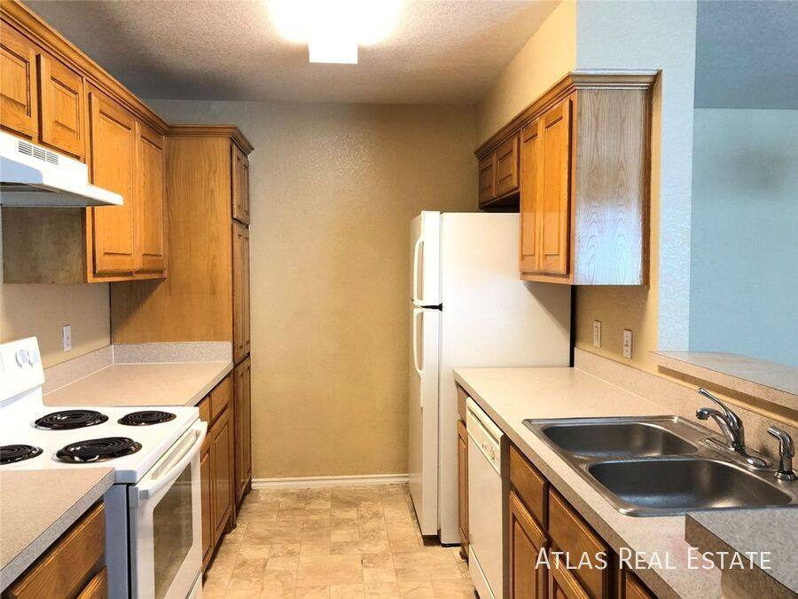 Apartment for rent at 328 330 Wayne St #328, Fort Worth, TX 76111