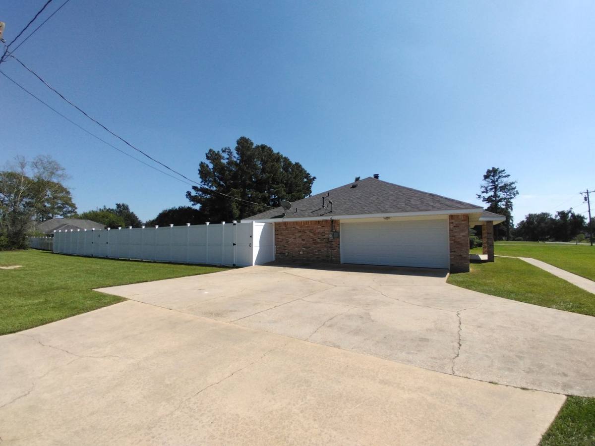 House for rent at 1670 Glendale Rd, Deridder, LA 70634