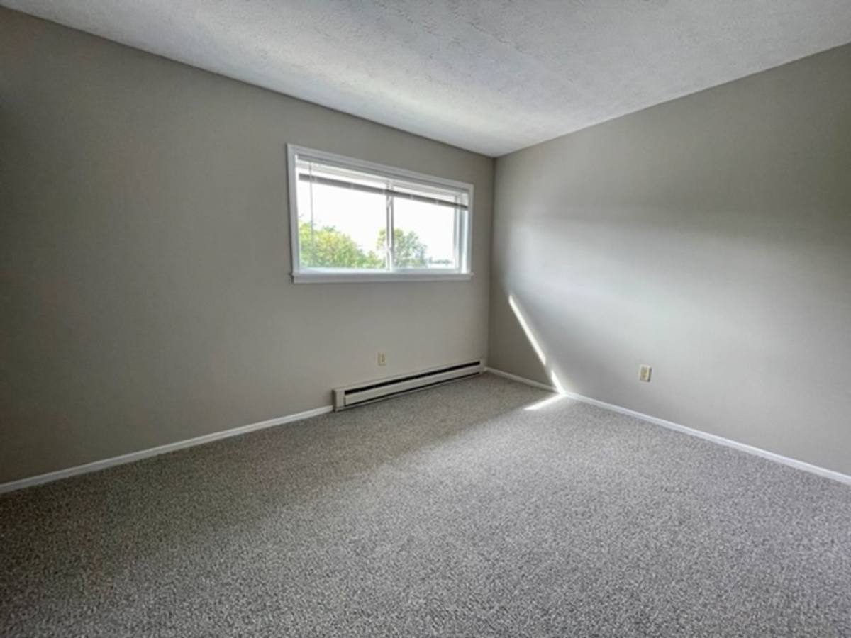 Townhouse for rent at 611 Wessor Ave, Willard, OH 44890