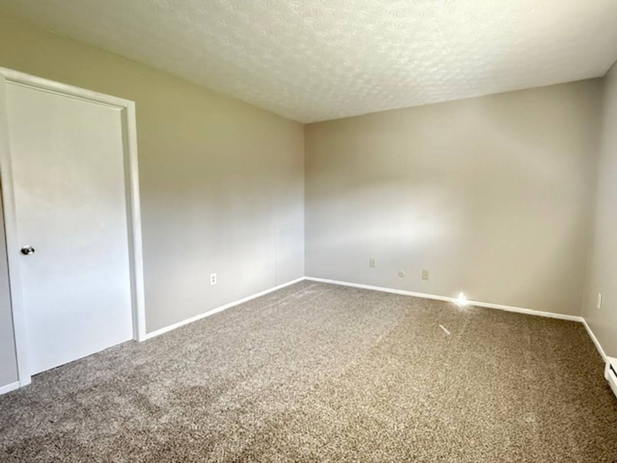 Townhouse for rent at 611 Wessor Ave, Willard, OH 44890
