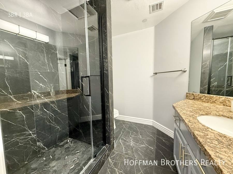 Apartment for rent at 1135 Rexford Dr #102, Los Angeles, CA 90035