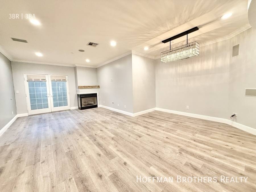 Apartment for rent at 1135 Rexford Dr #102, Los Angeles, CA 90035