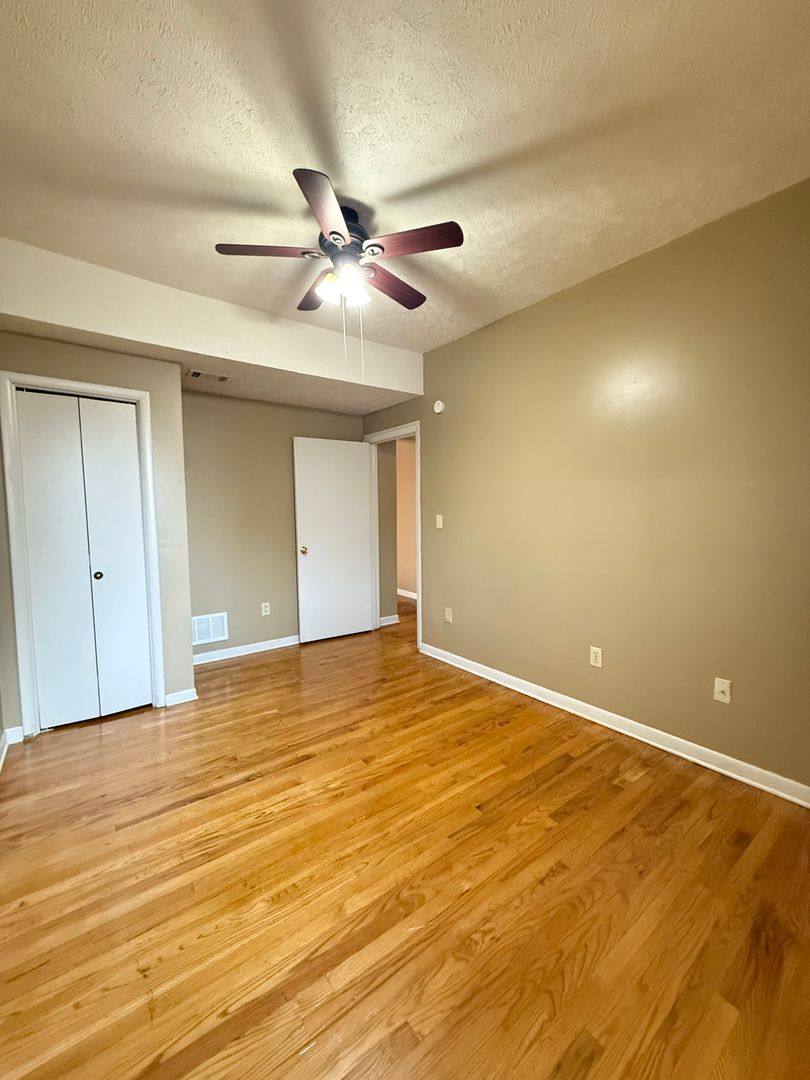House for rent at 554 S 26th Ave, Omaha, NE 68105