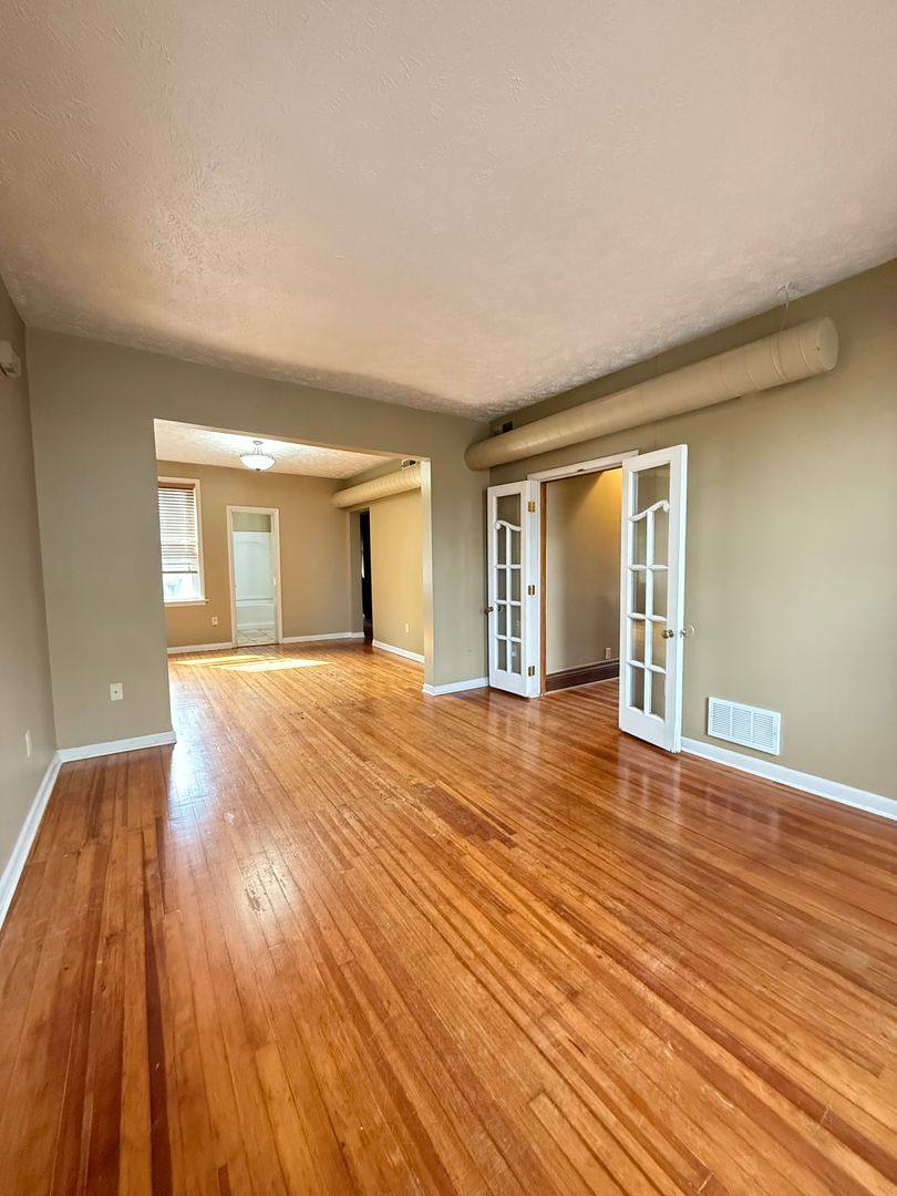 House for rent at 554 S 26th Ave, Omaha, NE 68105