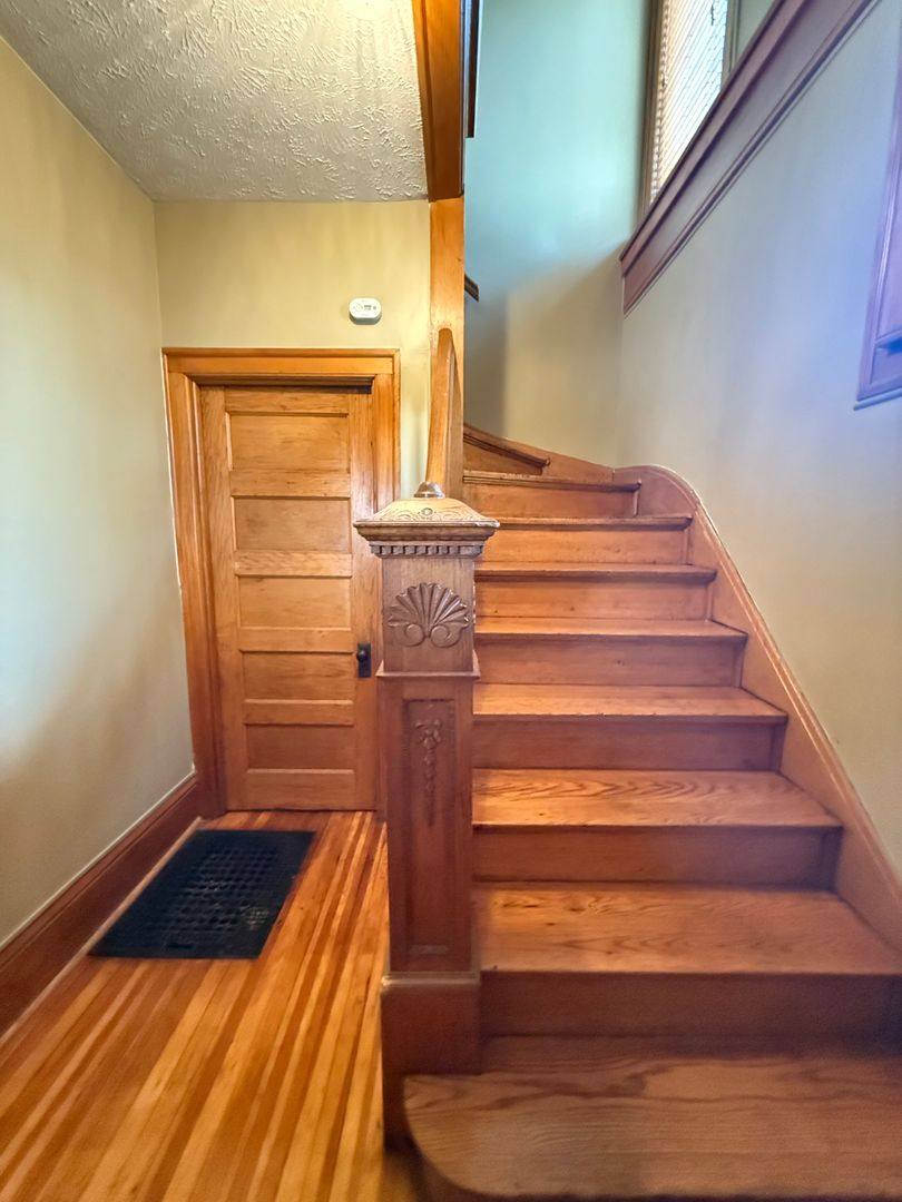House for rent at 554 S 26th Ave, Omaha, NE 68105