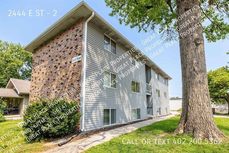 Apartment for rent at 2444 E St #2, Lincoln, NE 68510