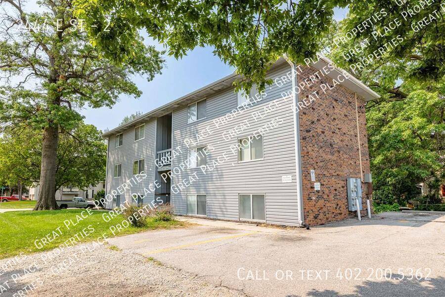 Apartment for rent at 2444 E St #2, Lincoln, NE 68510