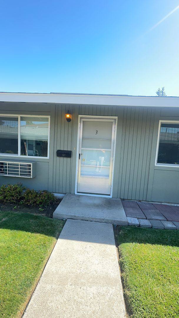 Apartment for rent at 1419 -1423 Meade Ave, Prosser, WA 99350