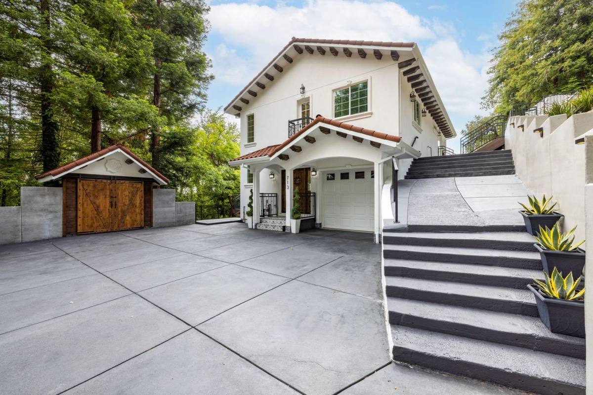 House for rent at 713 Wikiup Dr, Santa Rosa, CA 95403